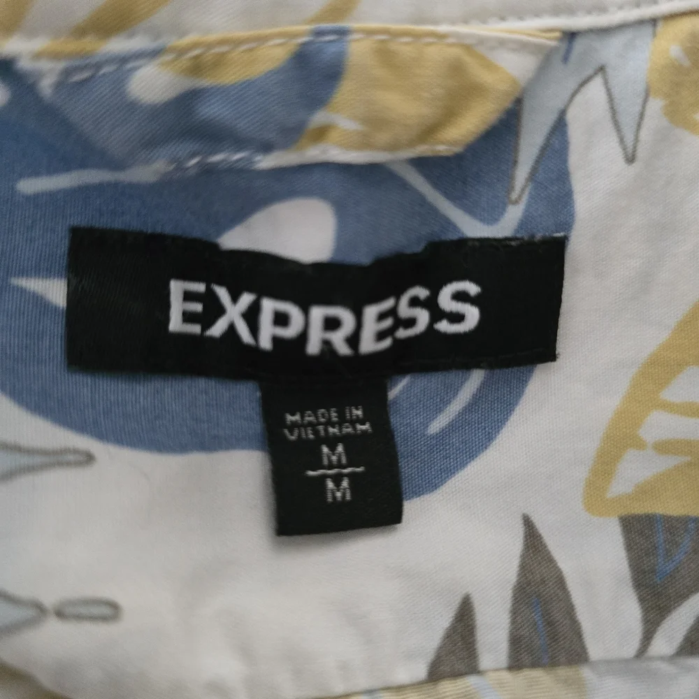 Express Tropical Leaf Print Button Front Shirt – Men’s Medium Resort Style - Picture 3 of 4